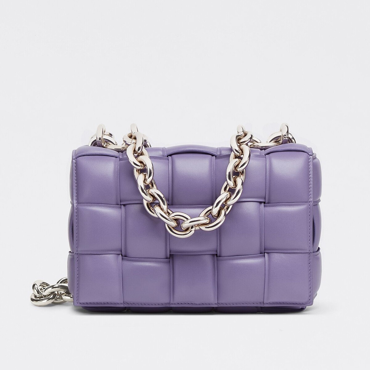 Bottega Veneta Chain Cassette，NT139,900