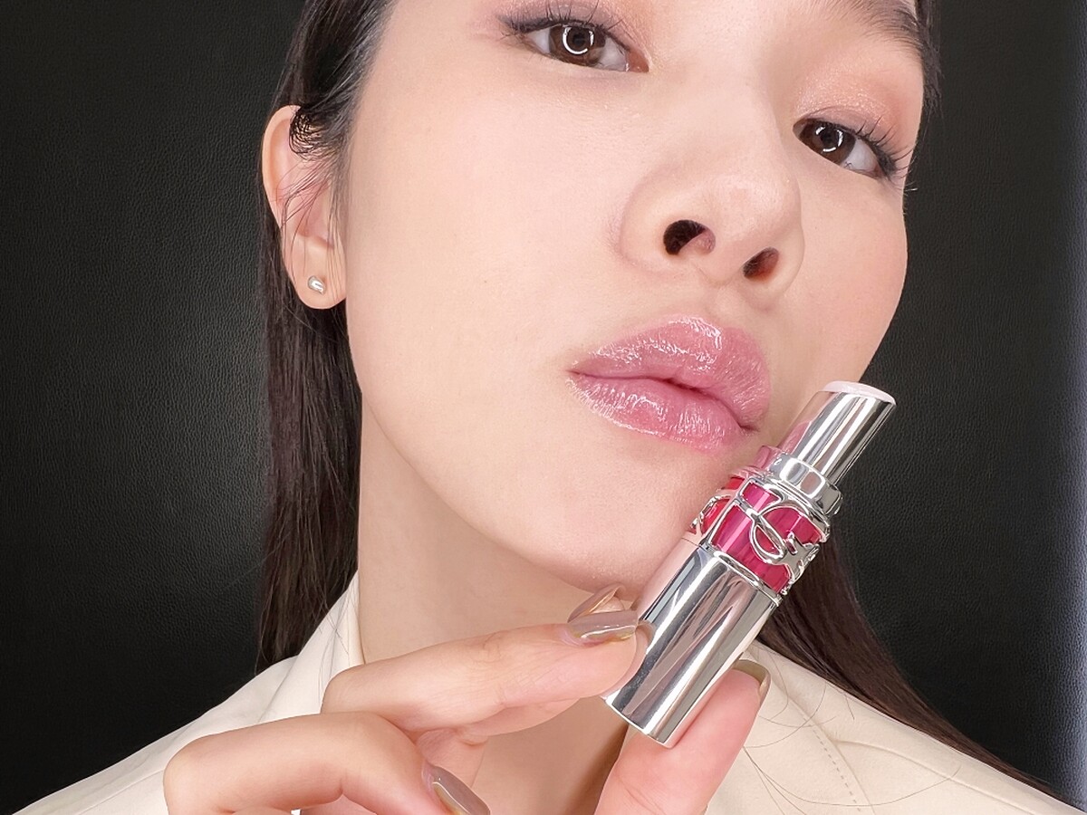 YSL情挑誘吻晶亮蜜唇膏(#2誘惑軟糖)實擦。