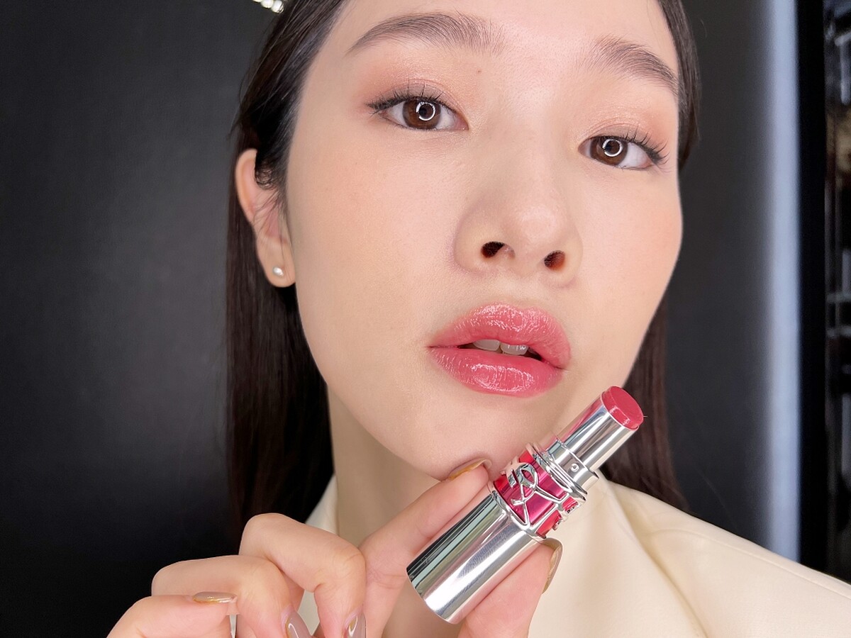 YSL情挑誘吻晶亮蜜唇膏(#5甜心草莓)實擦。