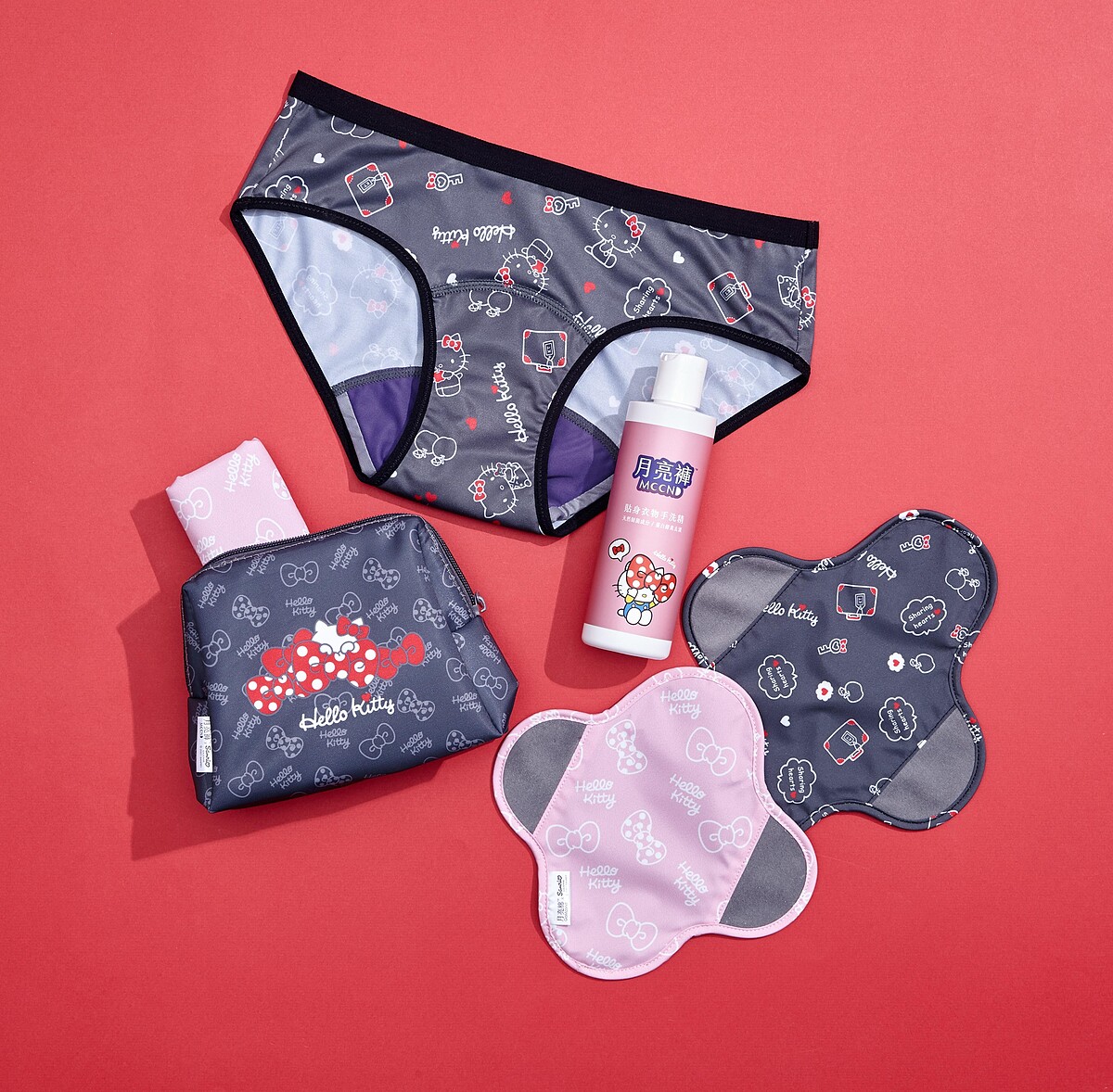 Hello Kitty系列組合：月亮褲X1件+月亮棉X3片(19、23、28cm各一)、手洗精X1瓶、防水收納包X1個。原價NT2,934 特價8折NT2,347