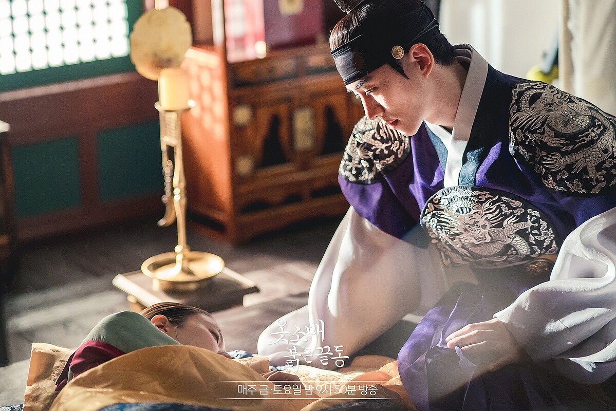 衣袖紅鑲邊 深情李俊昊