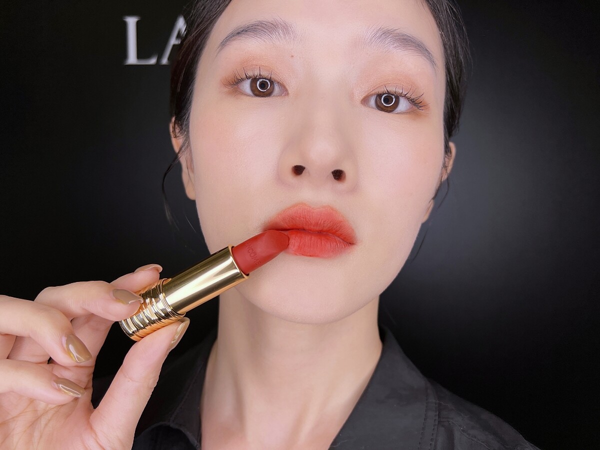 蘭蔻絕對完美唇膏絲絨霧感#196實擦試色。