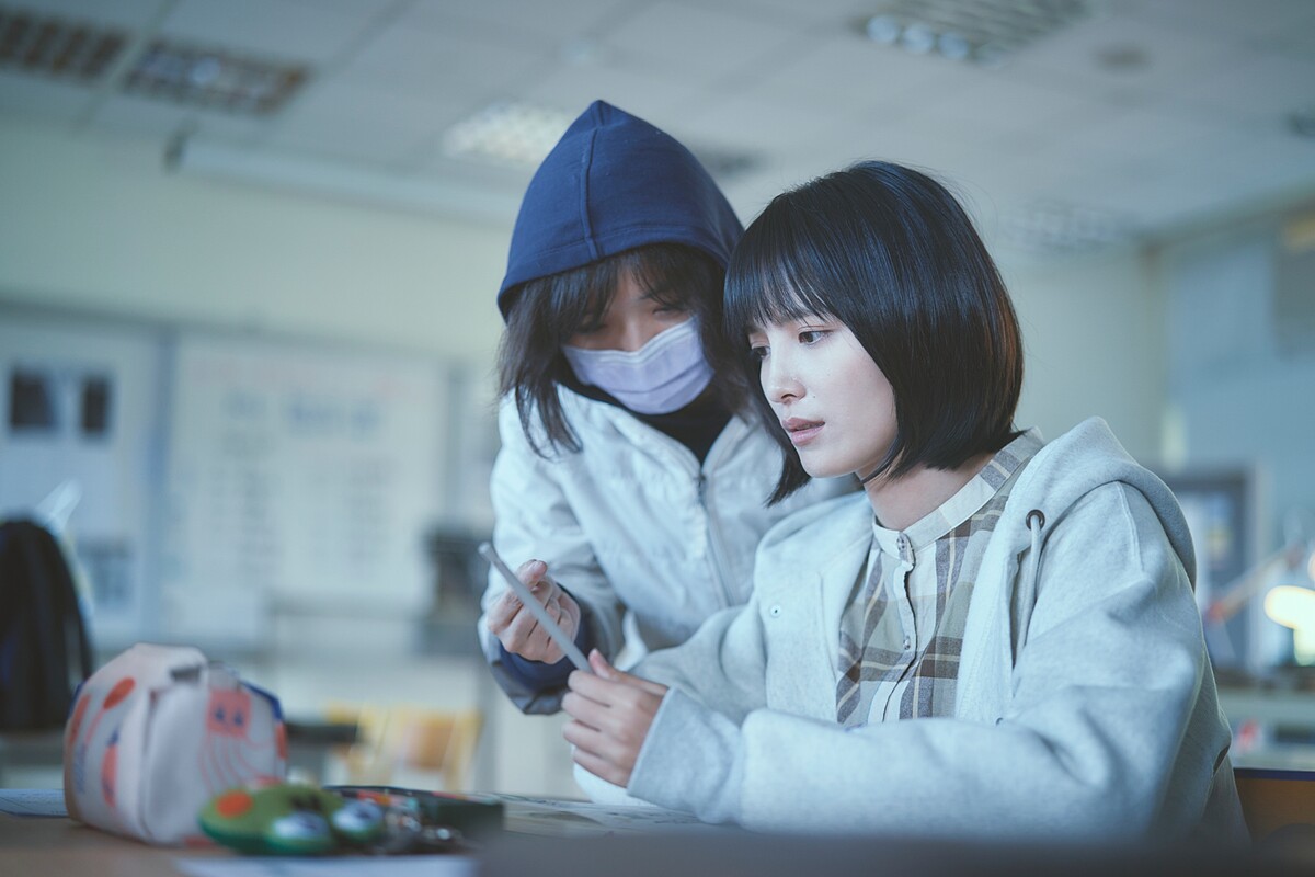 電影《一杯熱奶茶的等待》導演編劇詹馥華、女主角吳子霏