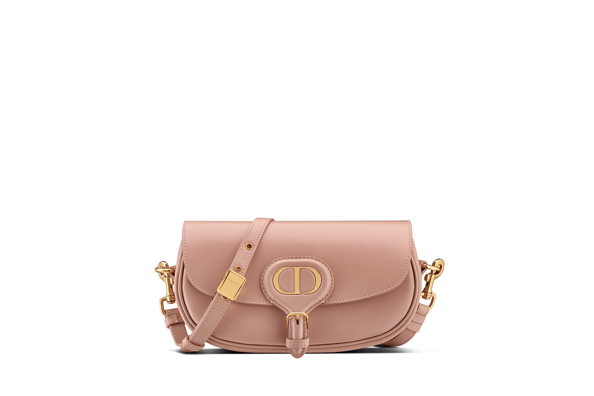 Dior Bobby East West玫瑰粉扁身小牛皮小型翻蓋包，NT94,000