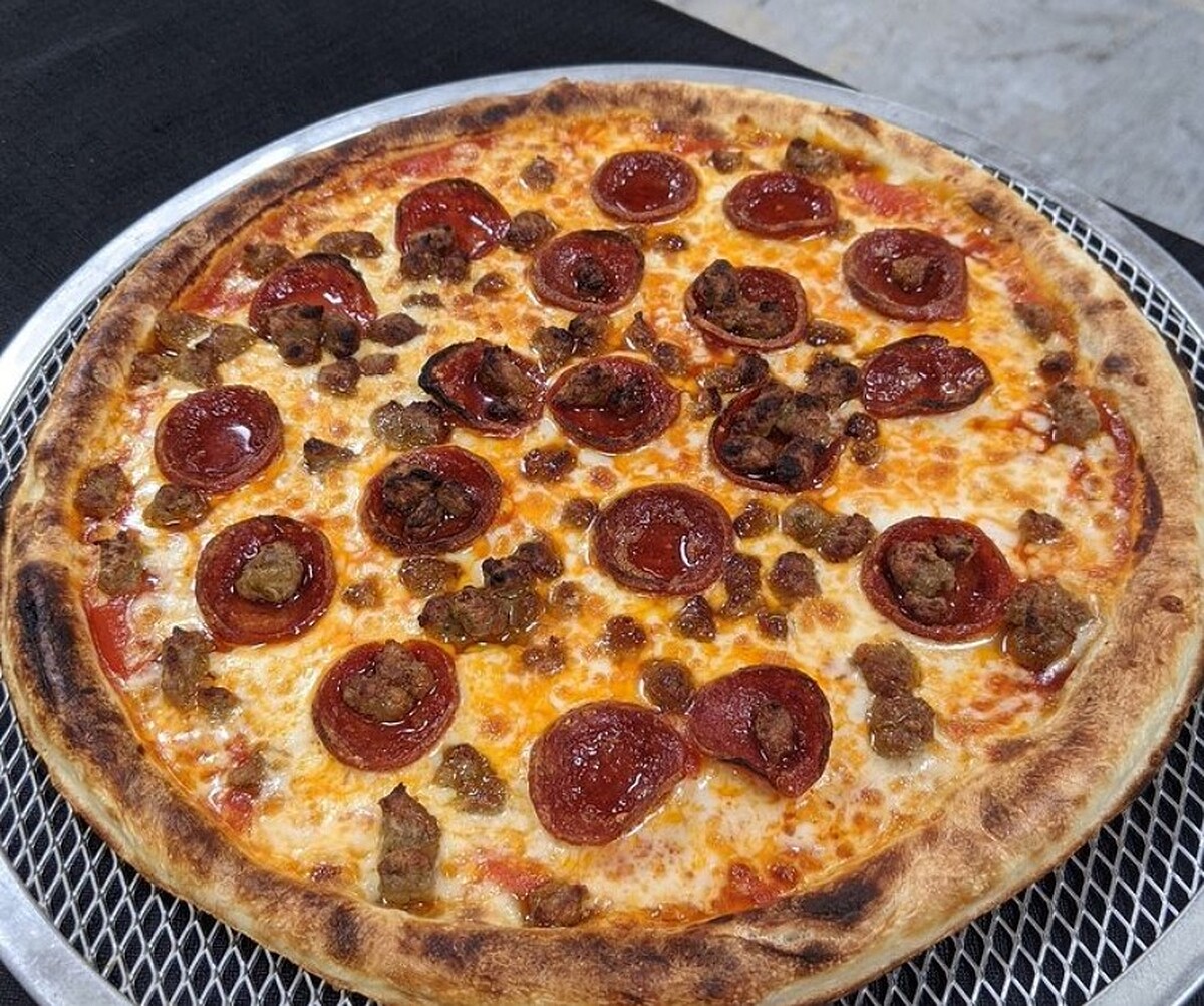 ▲▼菜單雖提供經典口味，但可透過APP客製化。（圖 / 翻攝自eatstellarpizza IG）