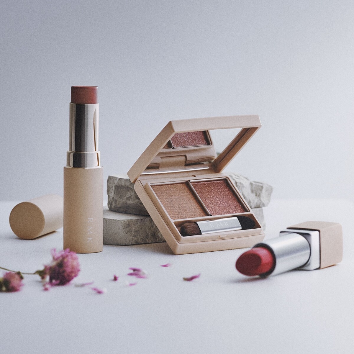 RMK 2022春妝SPRING BLAZE產品視覺。