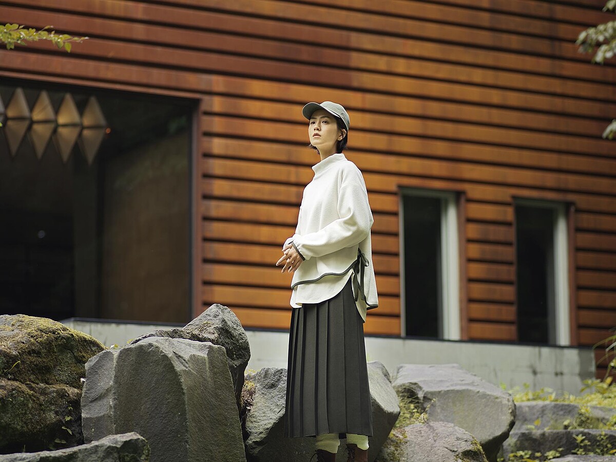 上衣：原價NT$990，特價NT$390