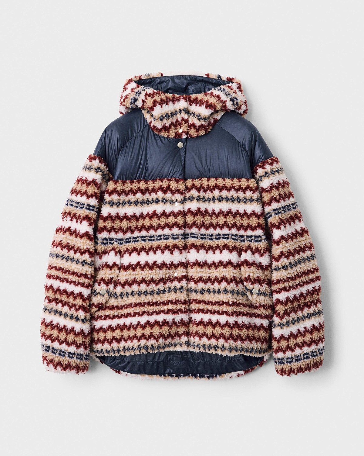 rag & bone HYPS22 多色抓拼接羽絨費爾島連帽外套，NT26,500。