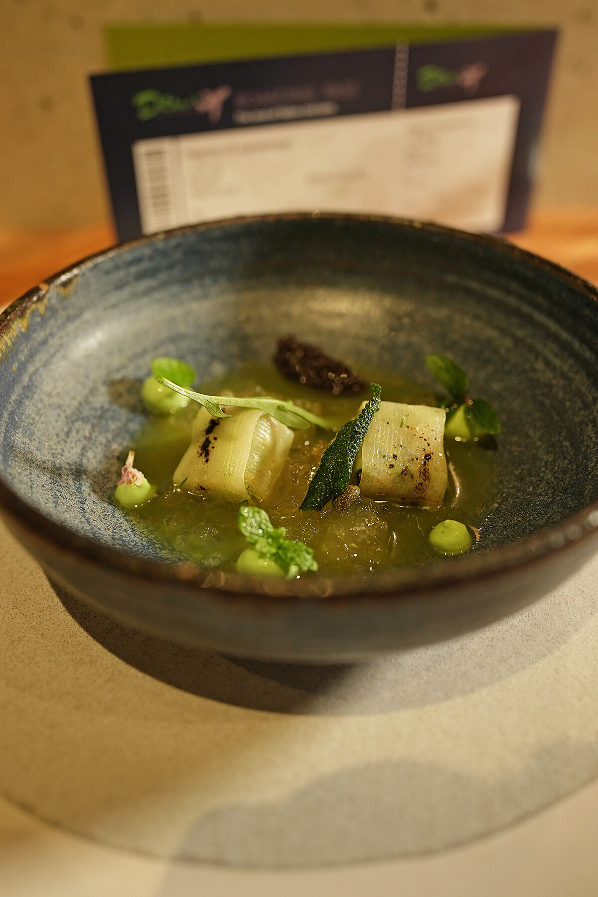 清新草本的優格冷菜。