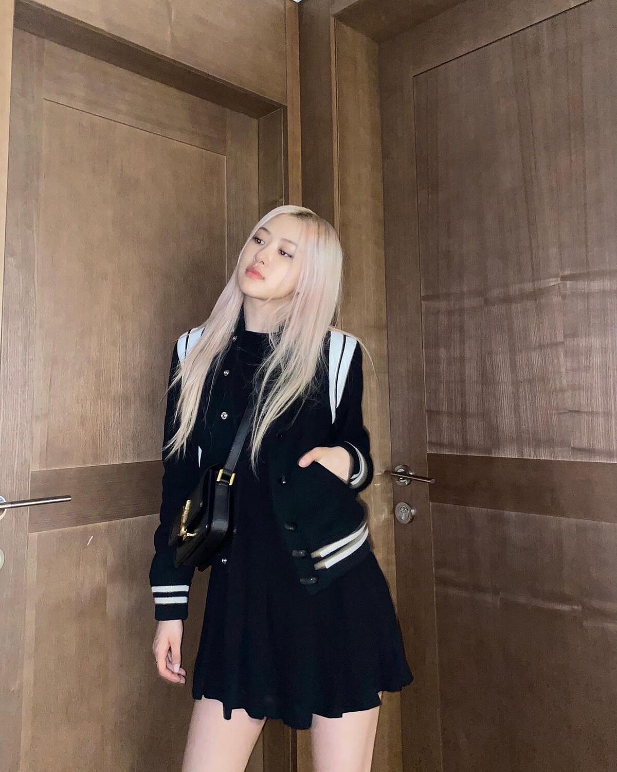 黑色經典棒球外套，NT79,600 