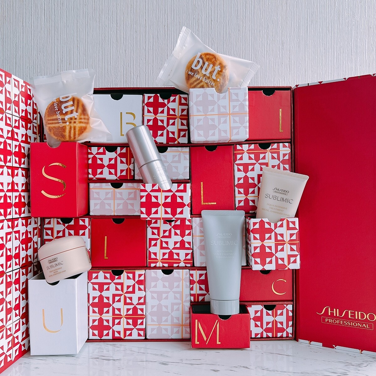 資生堂專業美髮feat but. we love butter金燦時刻歲末禮盒內容物示意。