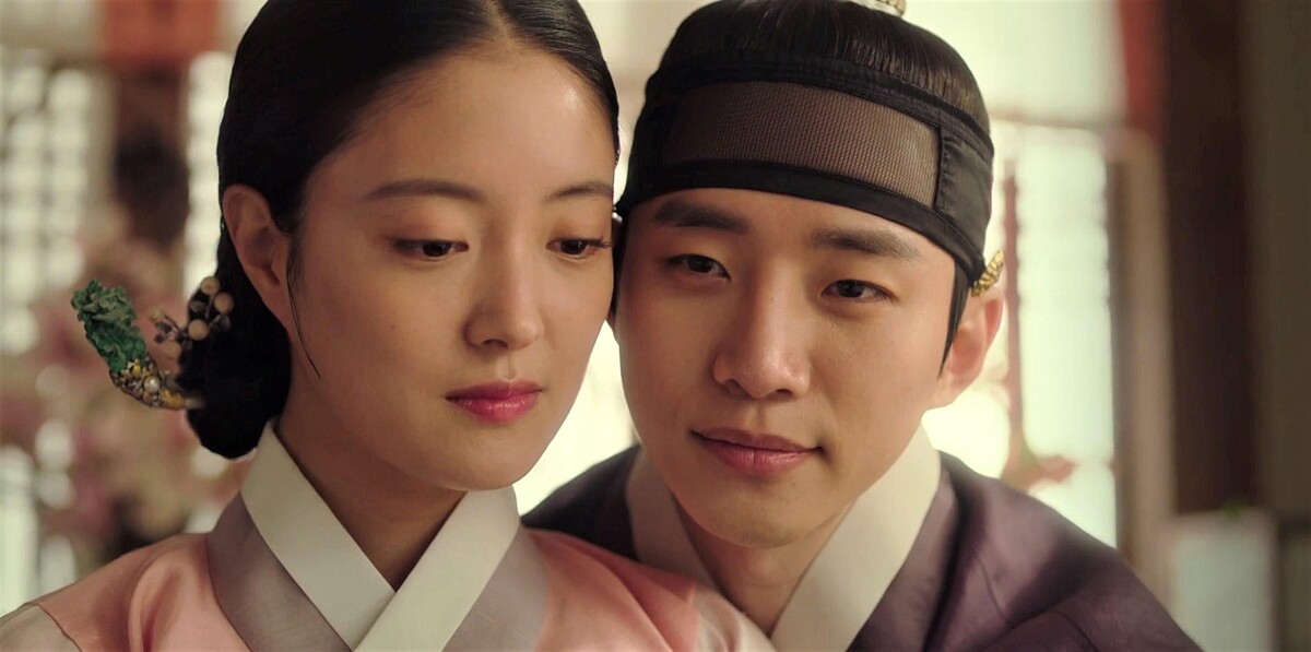 衣袖紅鑲邊 觀眾評分高