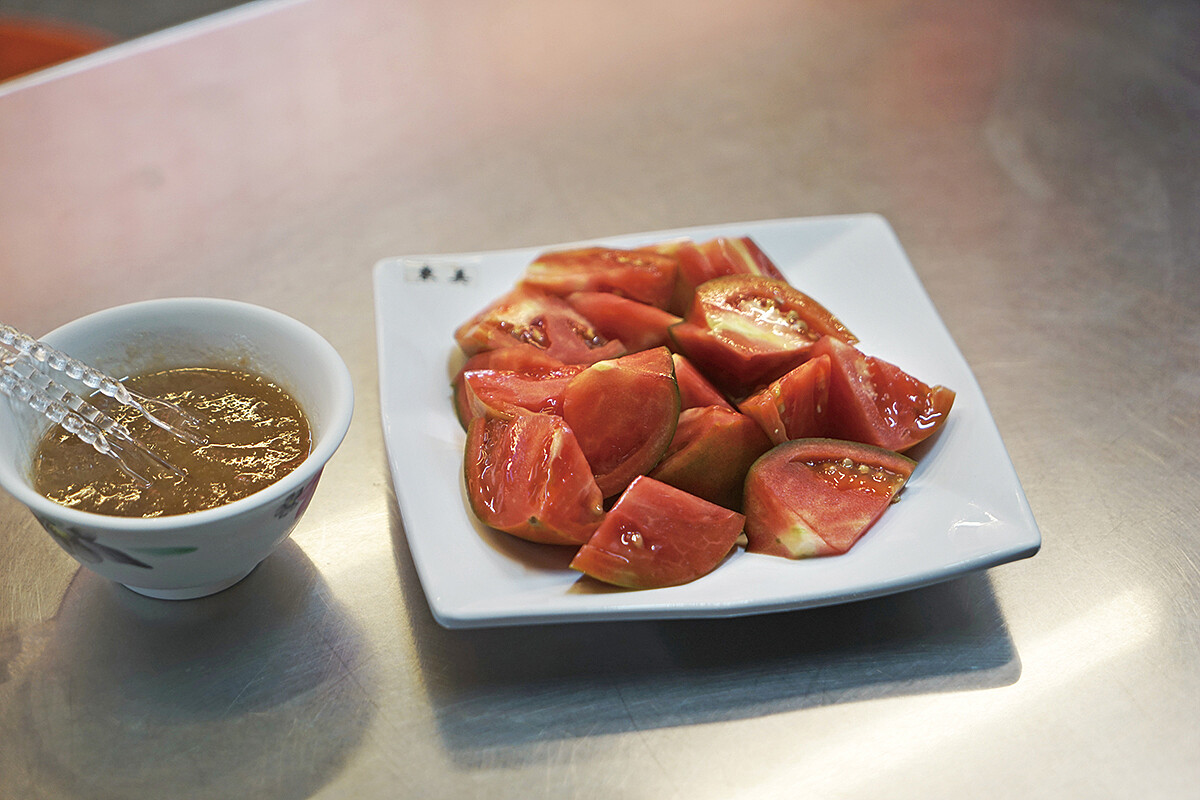 東美鹽埕總店。