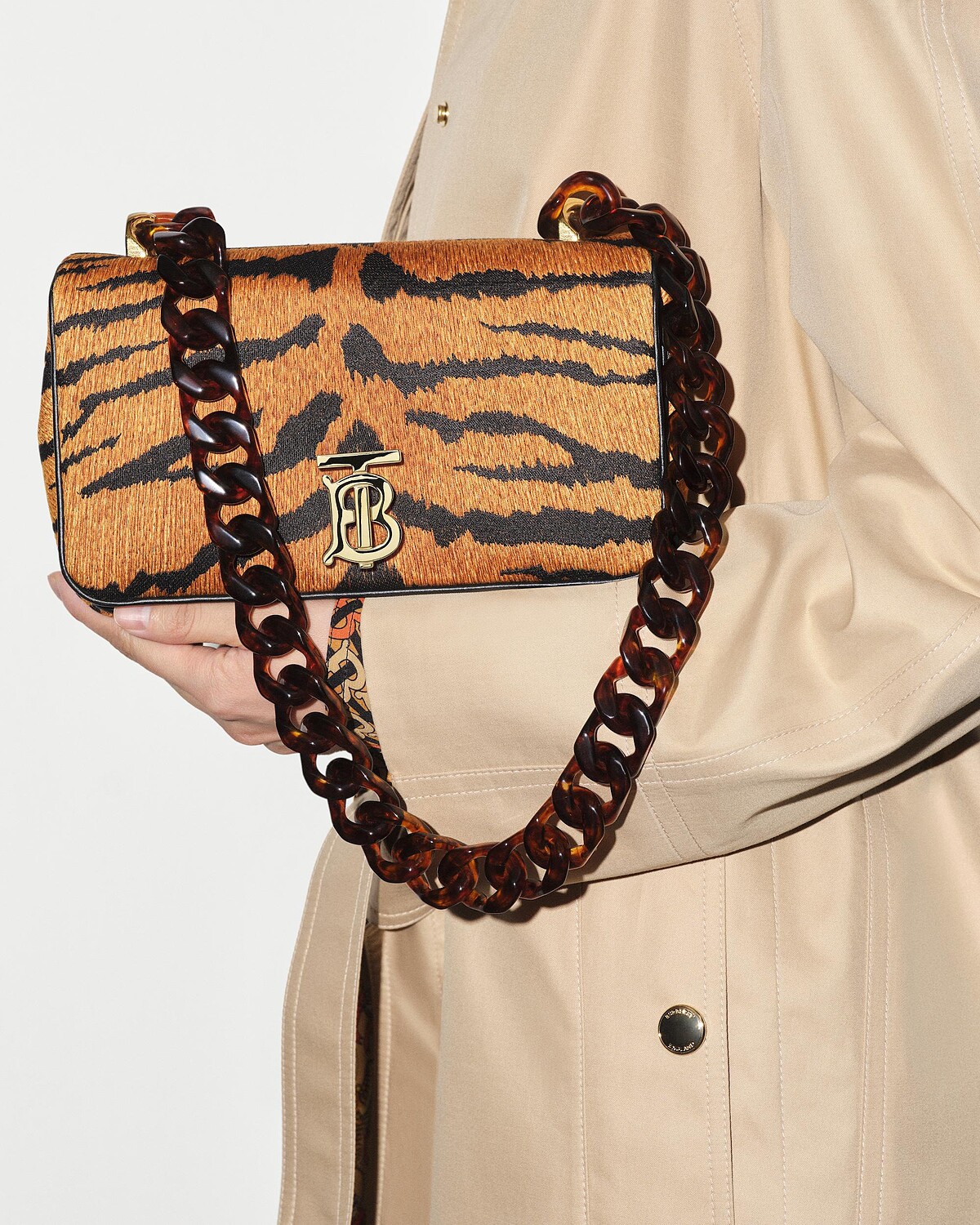 Burberry虎紋Lola包，售價NT$75,000