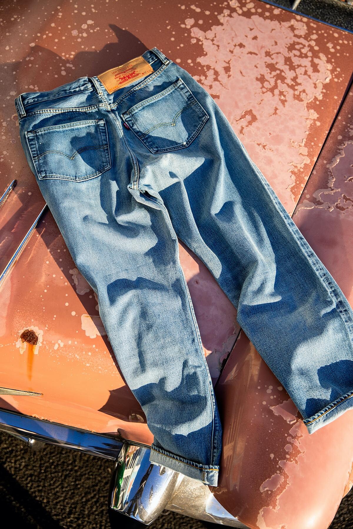 Levi&rsquo;s X Beams《超級寬Super Wide》系列牛仔褲，售價NT$9,900