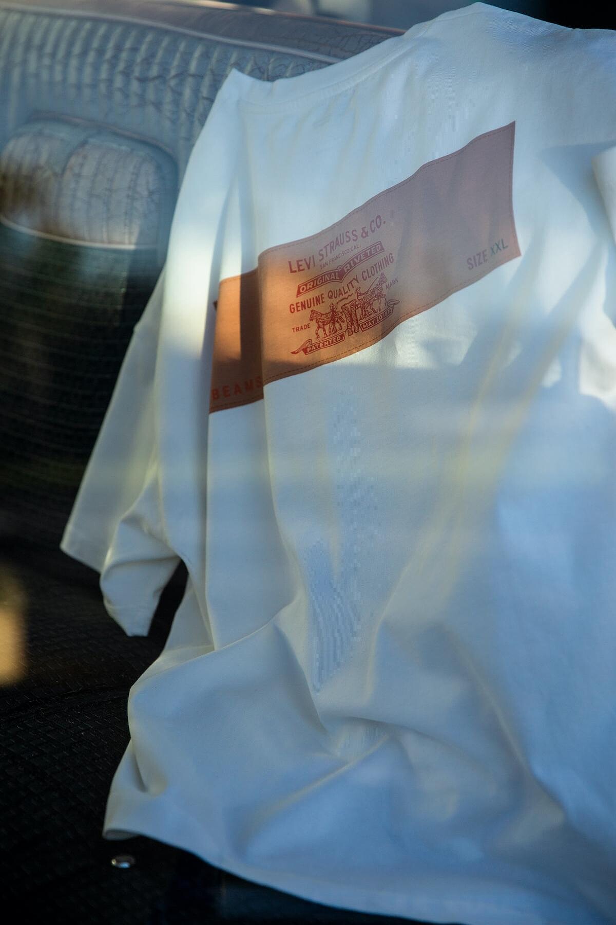 Levi&rsquo;s X Beams《超級寬Super Wide》系列白T，售價NT$1,900