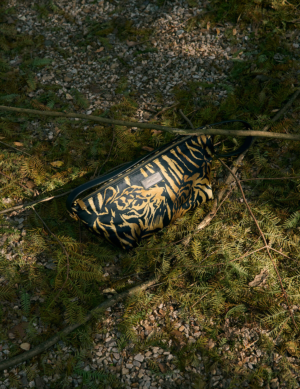 Saint Laurent虎紋腰包，售價請電洽