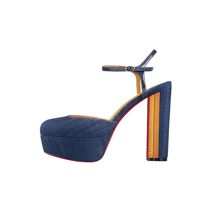 Christian Louboutin 丹寧高跟鞋，NT37,100。