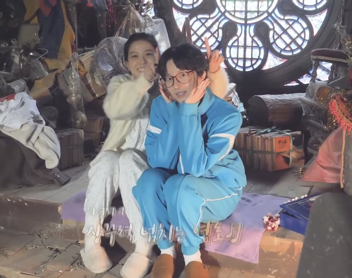 Jisoo 同宿閨蜜「呂成敏」金美秀