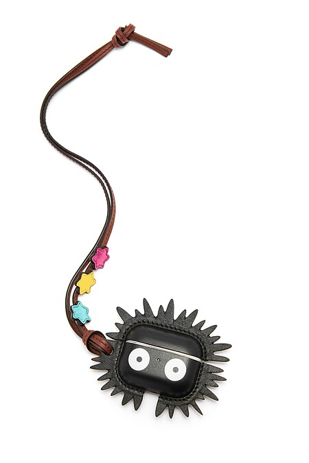 媒炭精靈Airpods Pro保護殼，售價NT$19,000