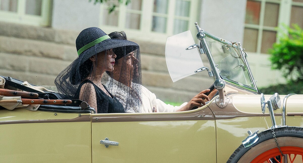 《第一爐香》電影中，俞飛鴻與彭于晏的關係相當曖昧