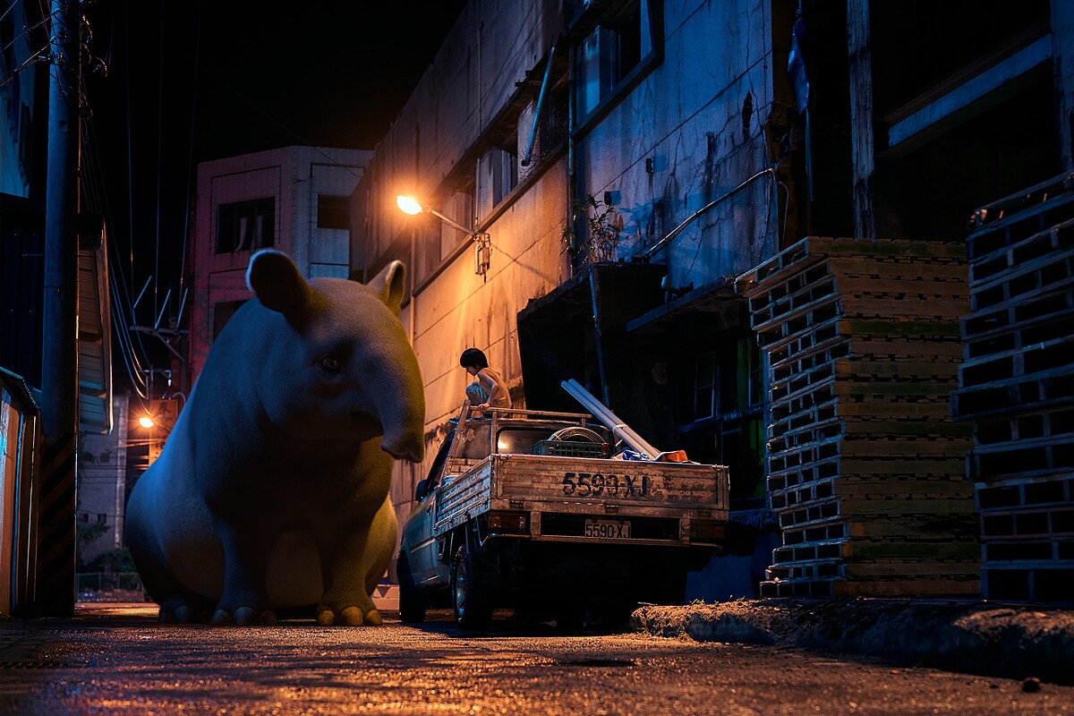 白潤音騎著神獸，展開一場奇幻遊行