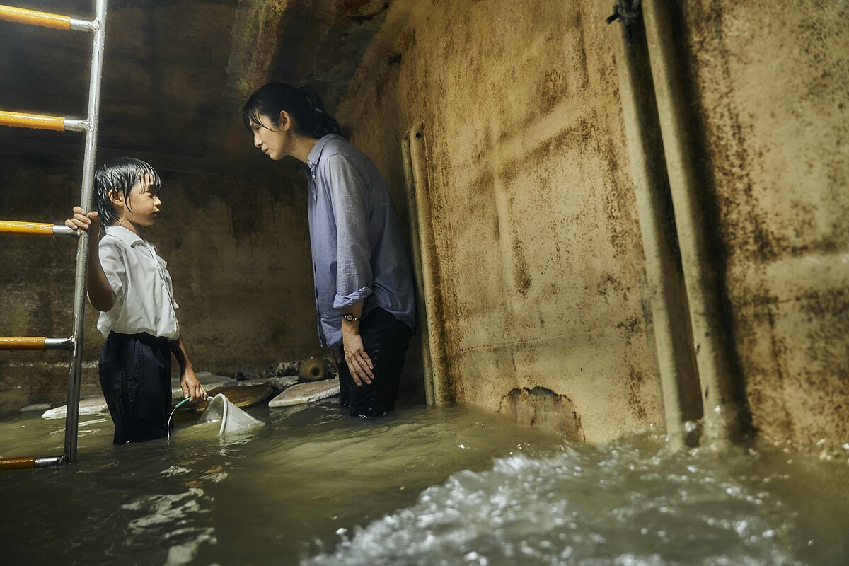 船艙爭吵戲讓楊采妮、白潤音全身溼透