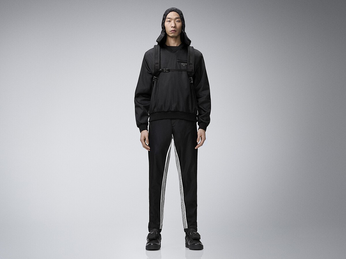 連帽後背包，NT52,000