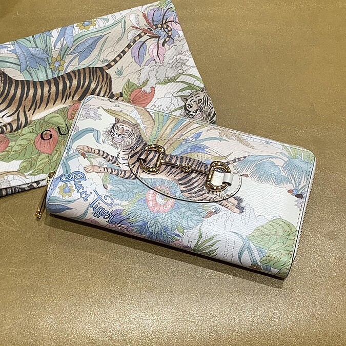 虎年主題印花馬銜鍊錢包，NT28,300