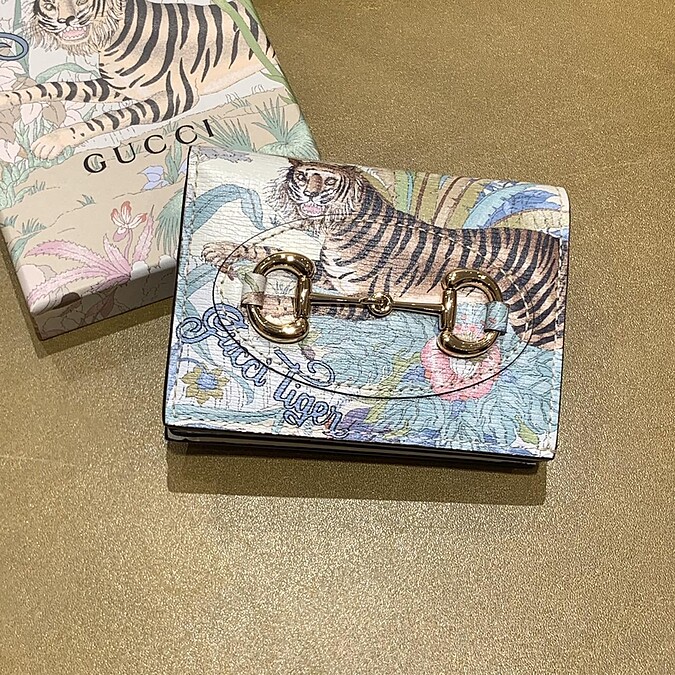 虎年主題印花馬銜鍊短夾，NT17,700