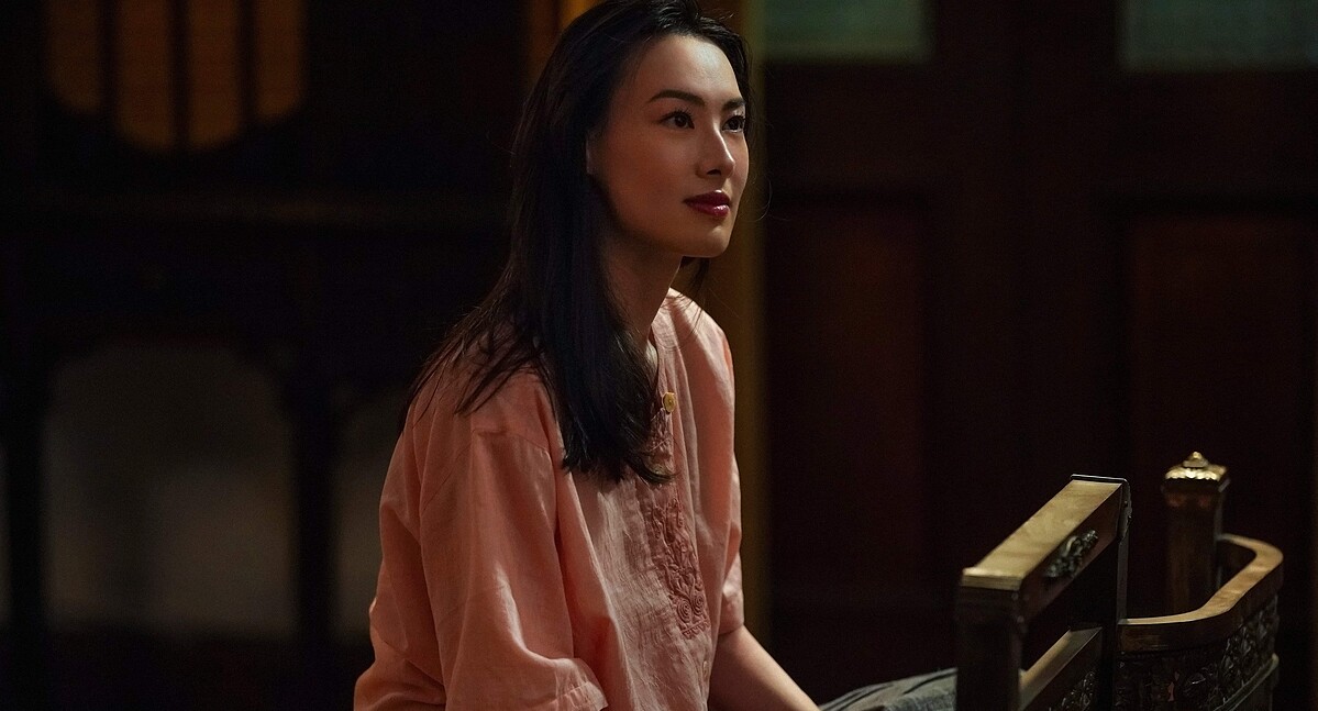 梁洛施飾演姨太太之女吉婕,懂得豪門深似海