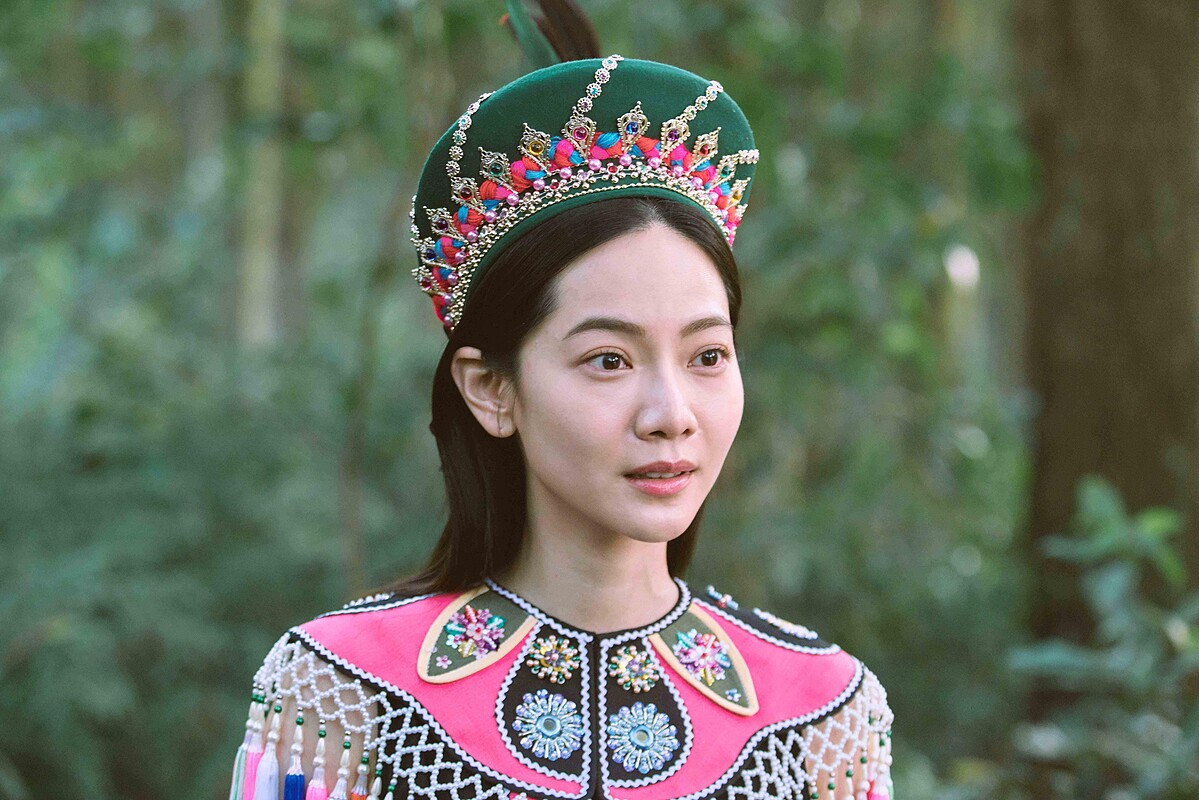 《無神之地不下雨》曾之喬飾演造物主心中「發光的女孩」