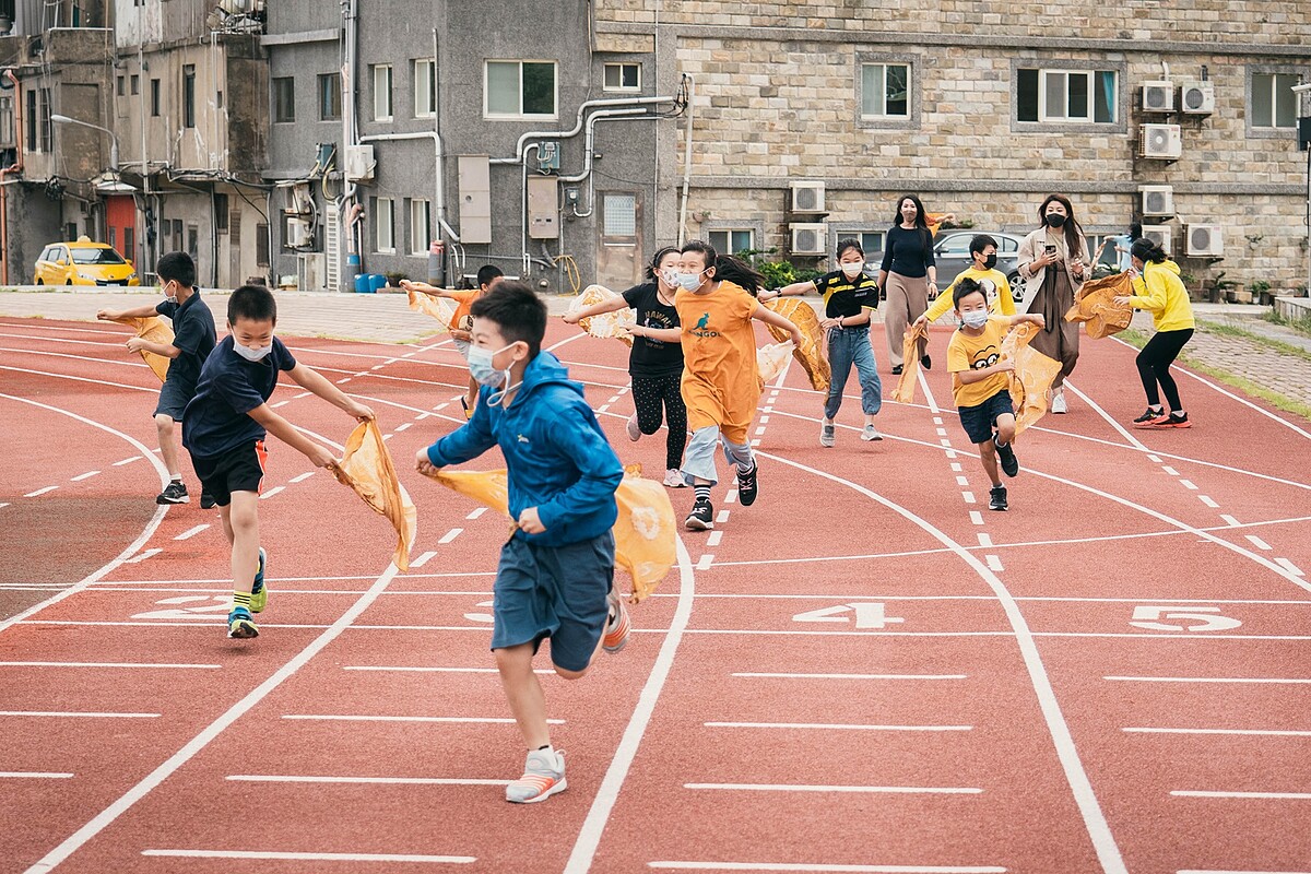 由四鄉五島學童共創的作品《風塔》。