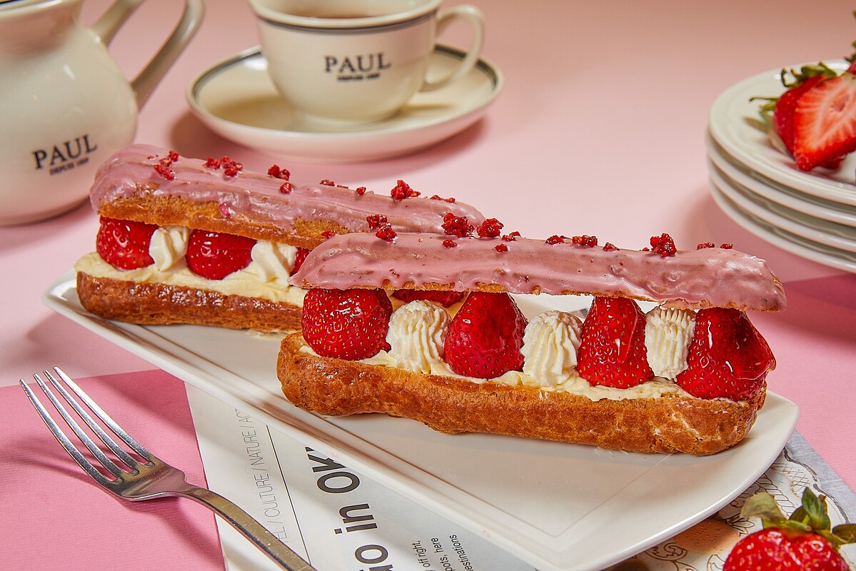 草莓脆脆閃電泡芙 $195