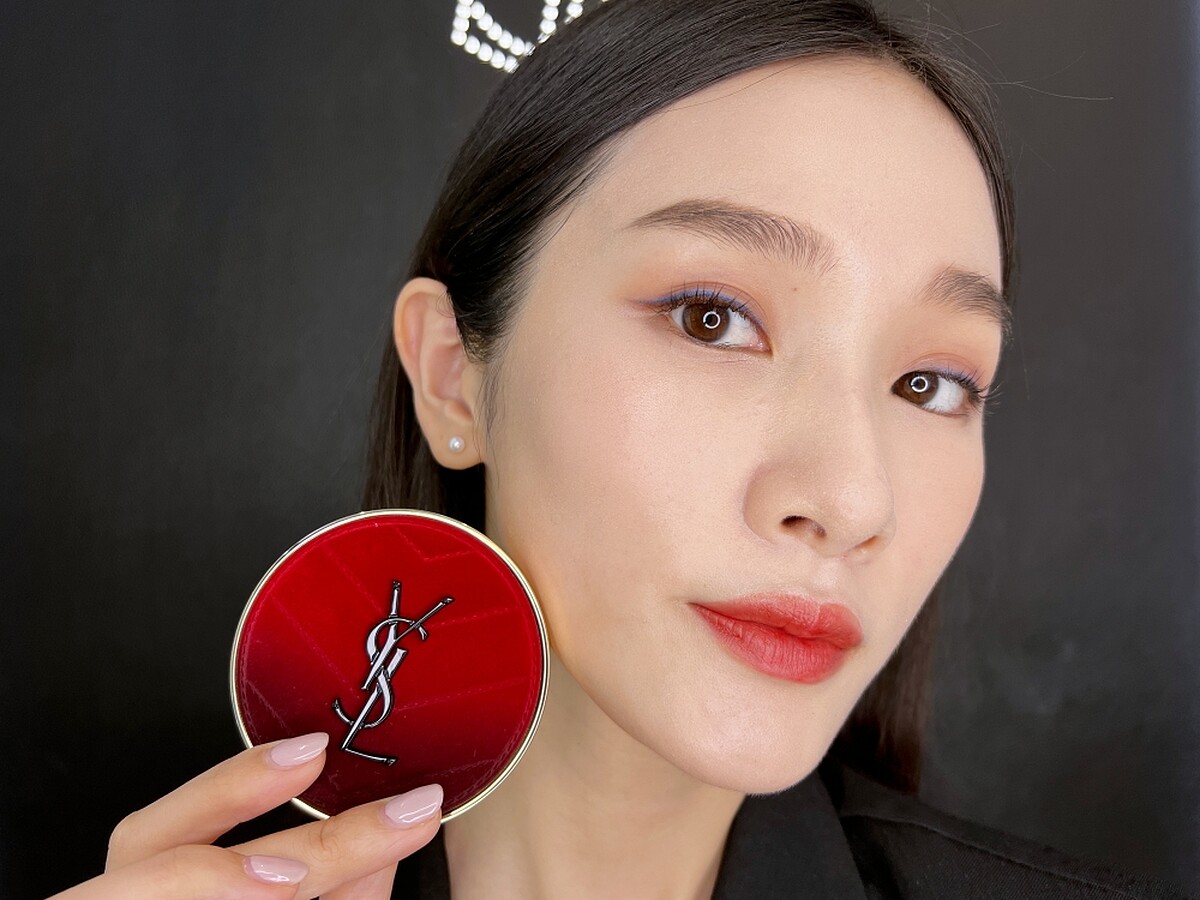 YSL恆久完美氣墊粉餅主打霧光妝效。
