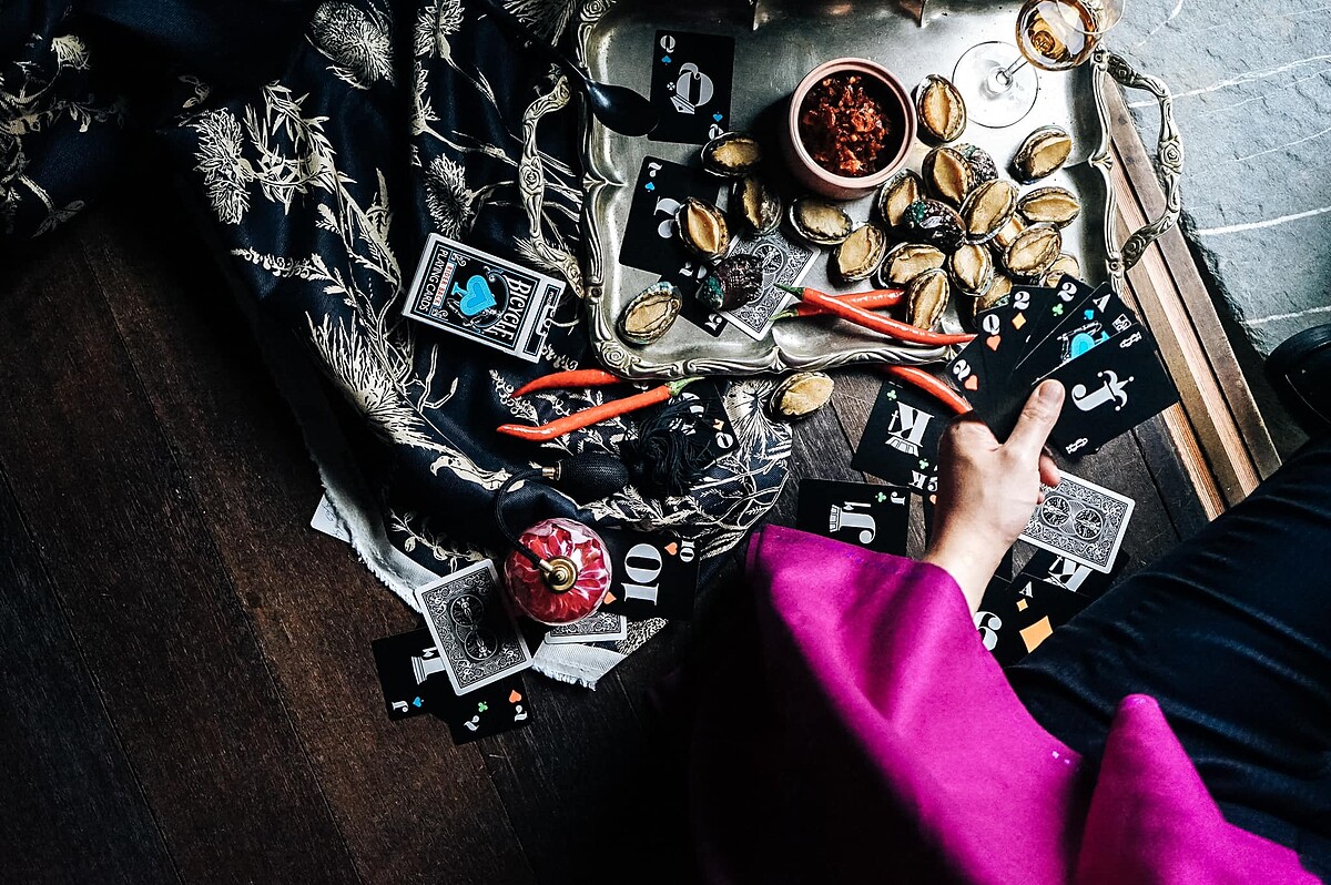 LOUU 為農曆新年打造了「山海禮盒」。