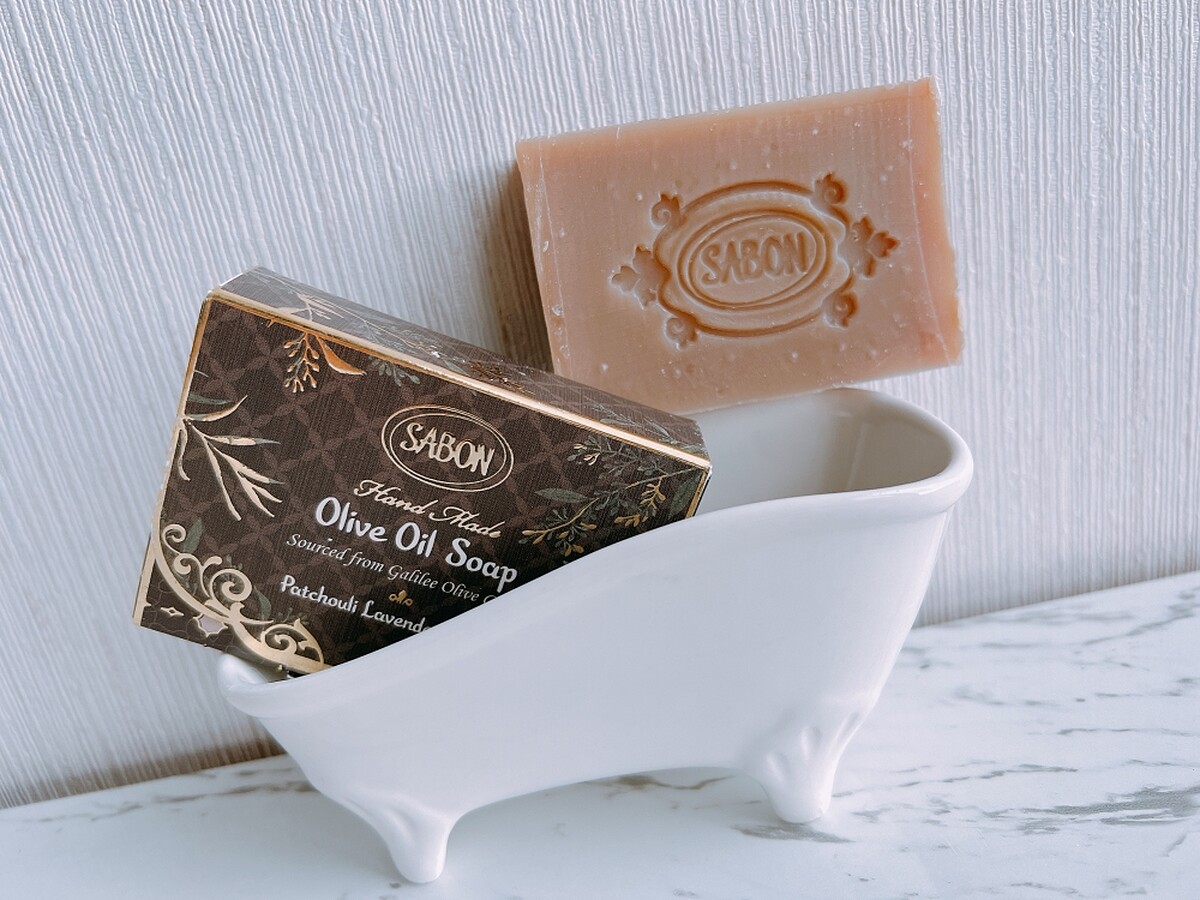 回到SABON起點的橄欖油香氛皂，純素配方搭配來自加利利海的初榨橄欖油，讓手工皂的潤膚性更好，使用時還能感受到PLV的香氣慢慢地透出。