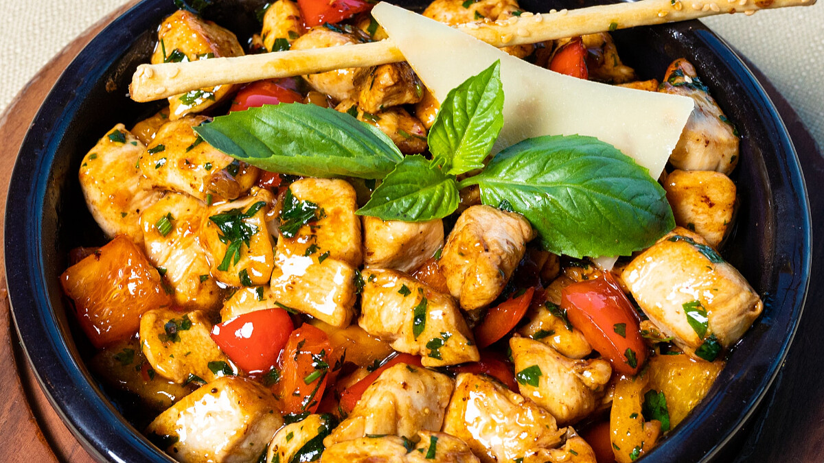 金針菇蒜蓉蒸雞肉/青椒釀雞肉/蘆筍雞肉捲,3道低脂雞胸肉快樂餐食譜來了!