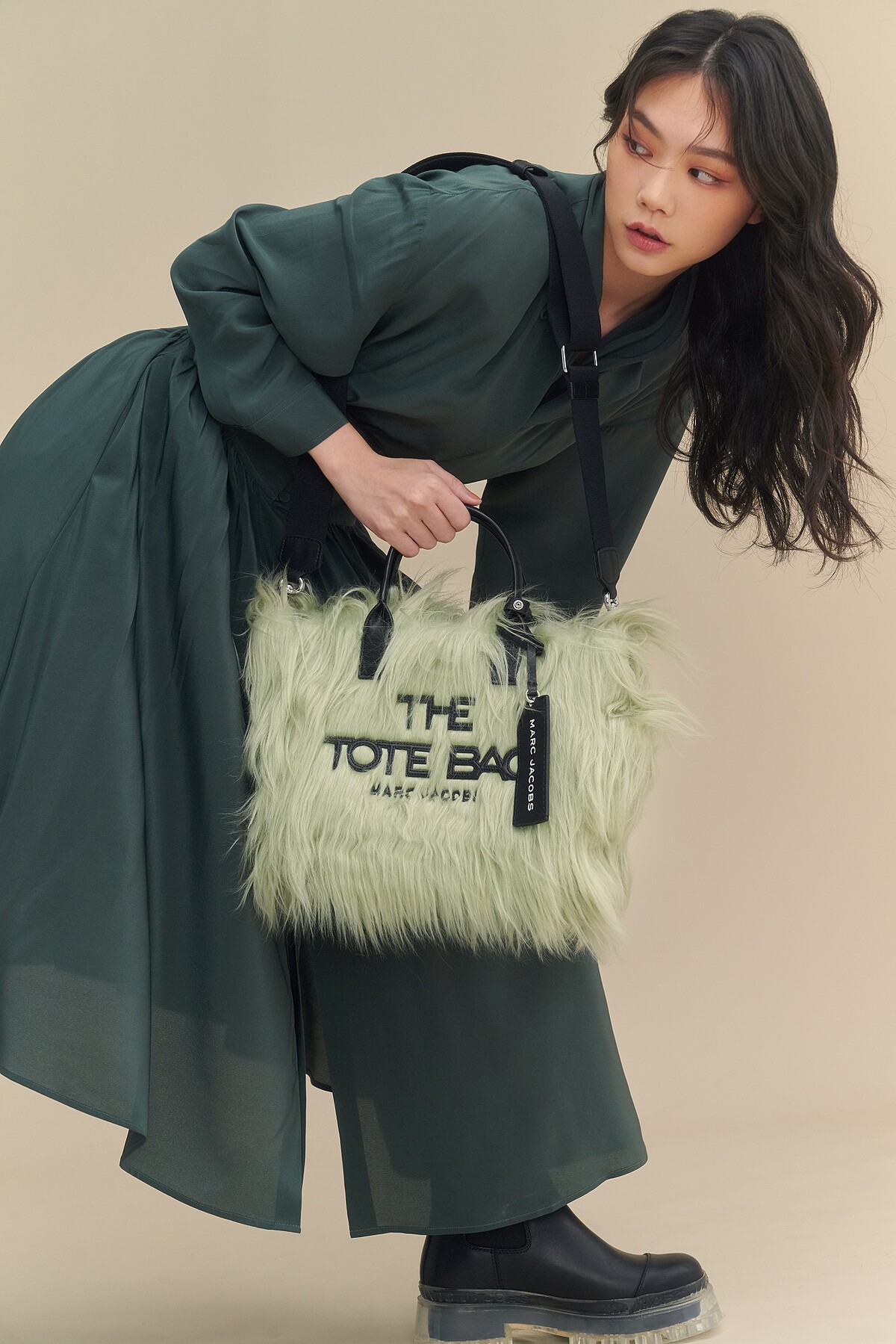 Marc Jacobs米灰綠毛怪版Tote Bag 托特包,NT19,900