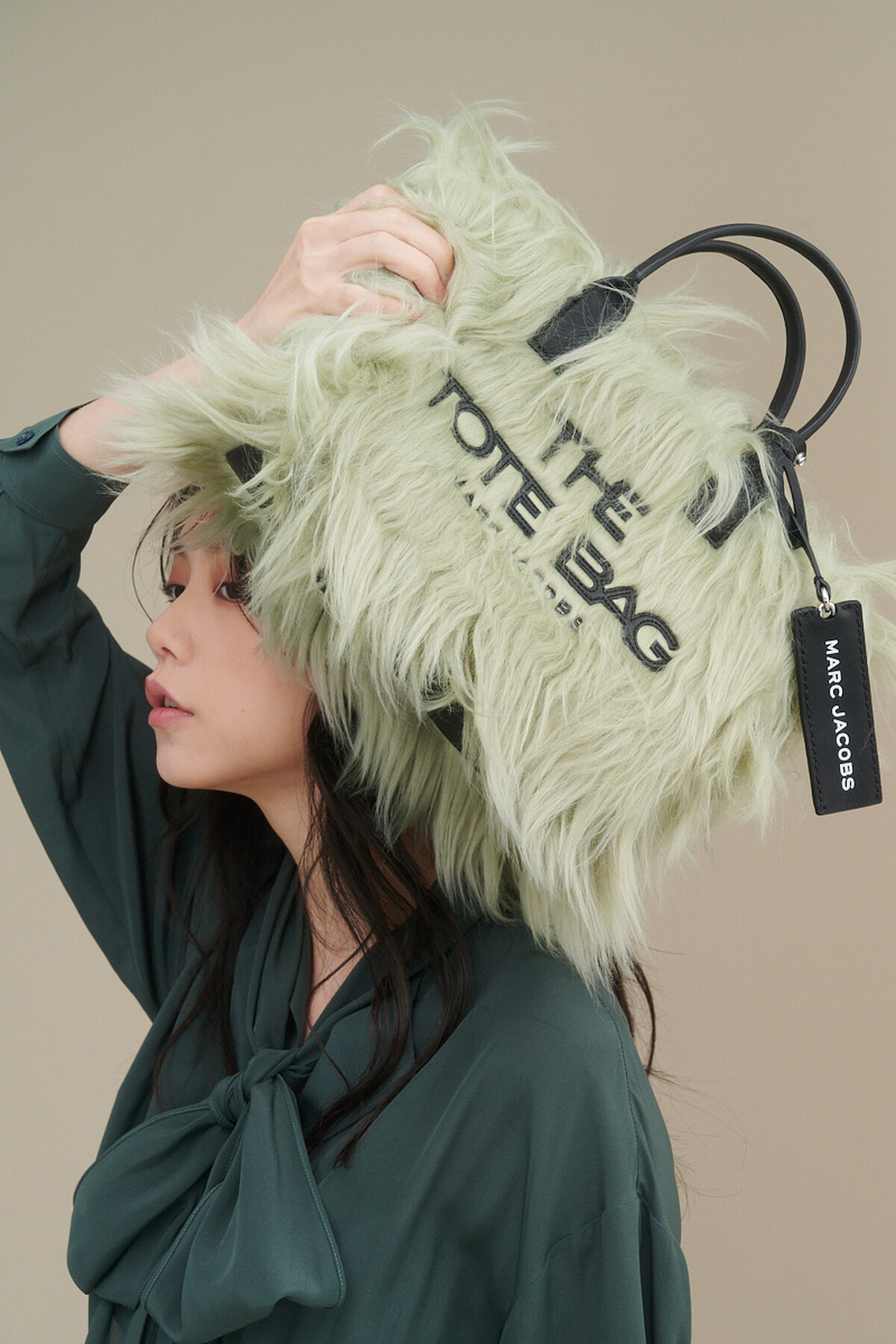 Marc Jacobs米灰綠毛怪版Tote Bag 托特包,NT19,900