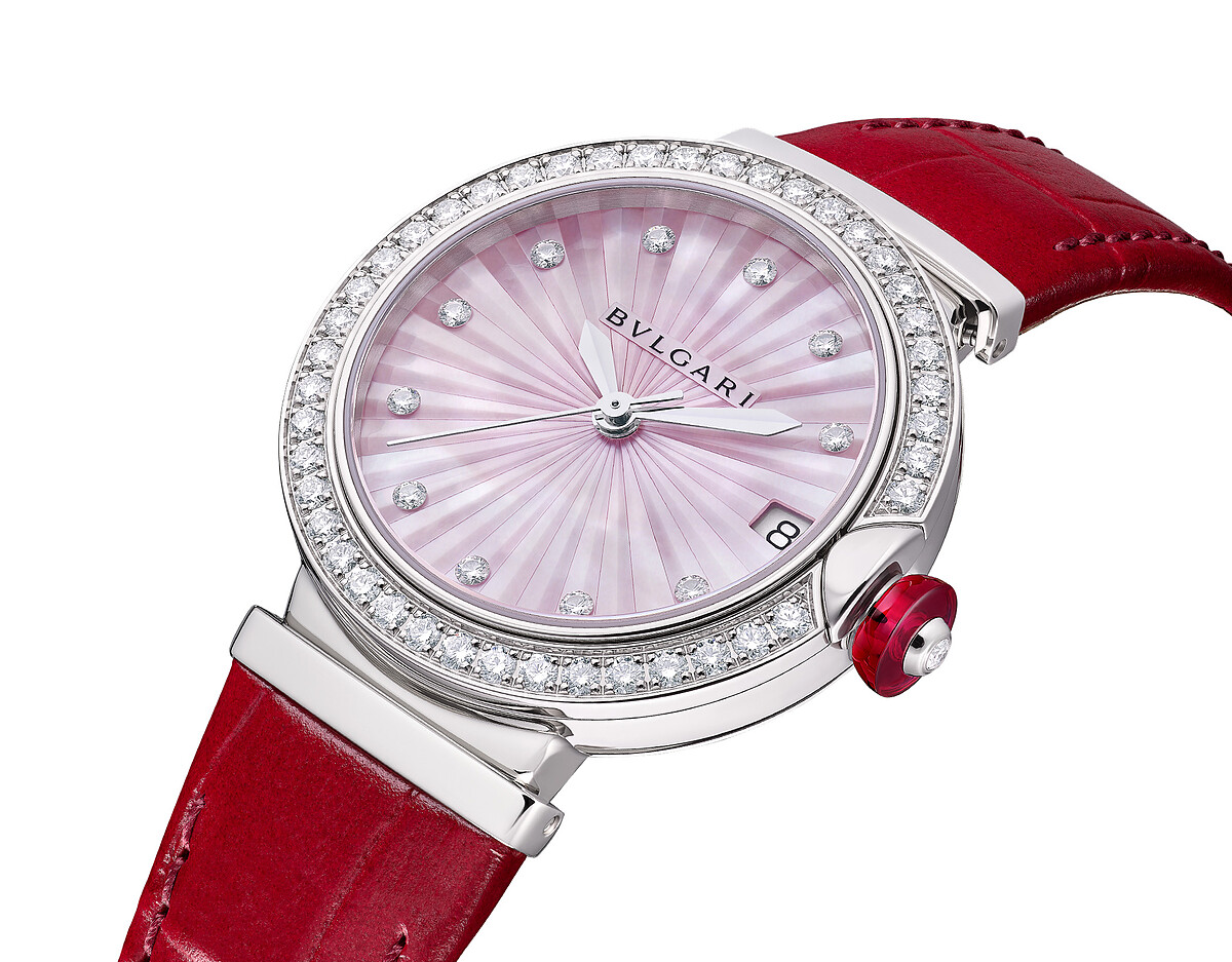 BVLGARI LVCEA系列 精鋼鑲鑽粉紅珍珠母貝面盤手錶