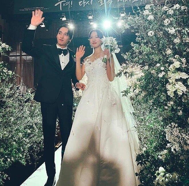 夫婦親吻宛如偶像劇