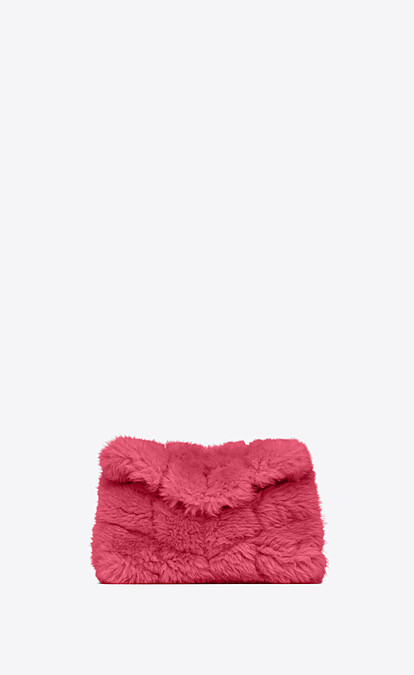 桃紅色美麗諾羊毛拼接小羊皮手拿包，NT48,000。