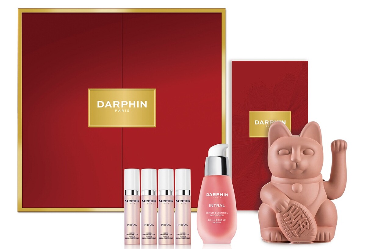 速效修護財虎禮盒(全效舒緩精華液30ml、全效舒緩濃縮修護精華7ml*4、DONKEY粉紅幸運繽紛招財貓、虎年限定禮盒+虎年金燦紅包袋、加贈VIP點數7,300)，價值 NT9,290、推薦價NT7,300