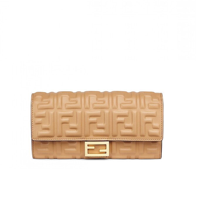 Fendi卡其色FF Logo壓紋長夾，NT27,800