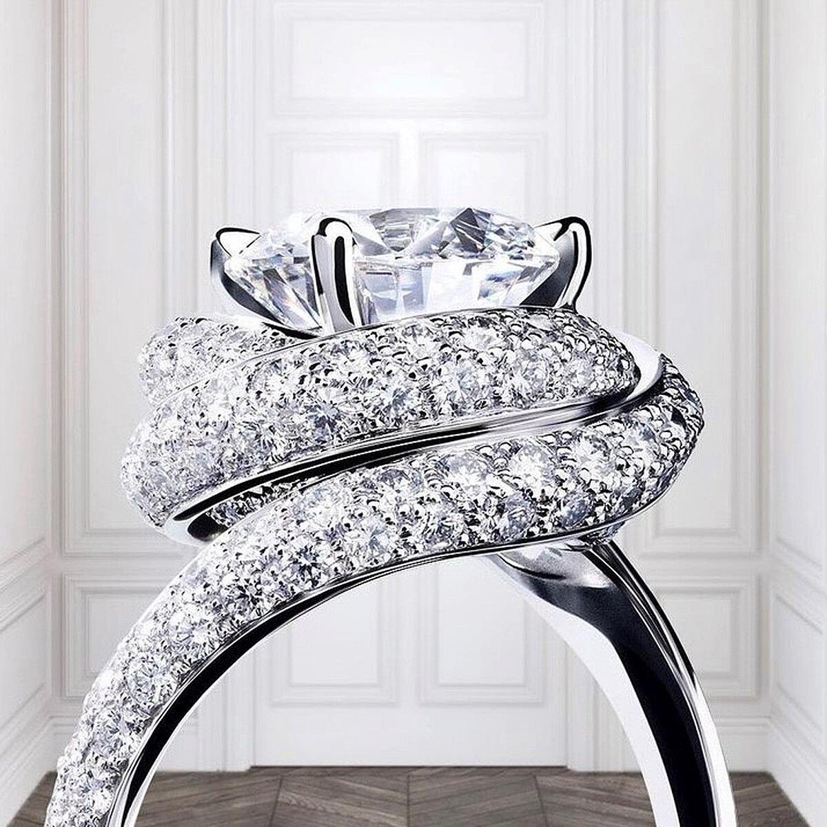 卡地亞經典鑽戒