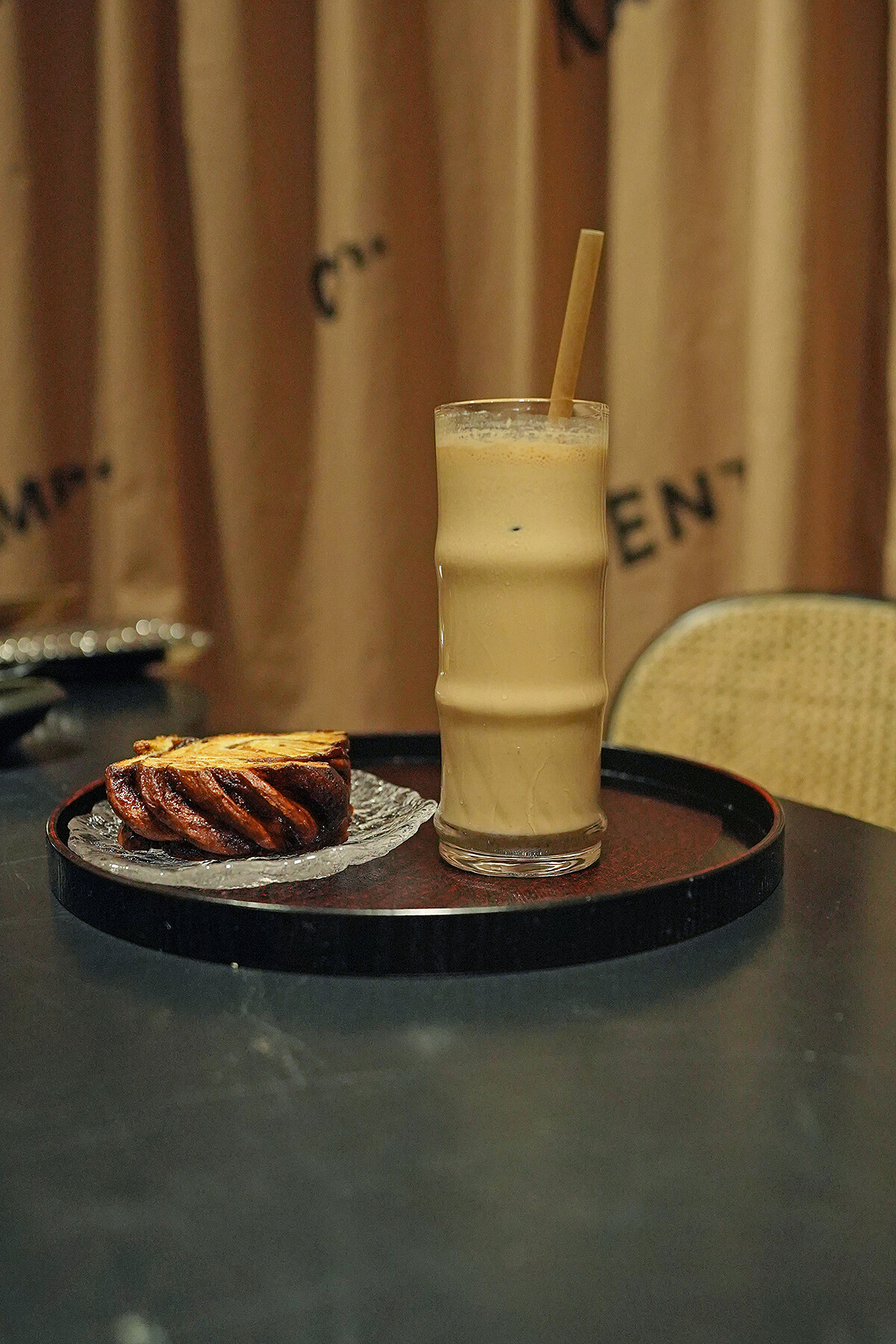 肉桂燕麥香奶茶，開幕期間限定商品。