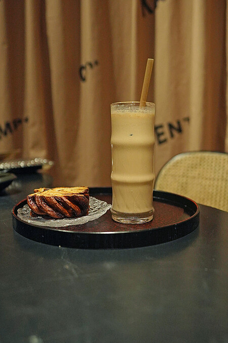 肉桂燕麥香奶茶，開幕期間限定商品。