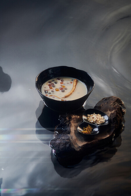 安神湯由人蔘精、桂花茶、燕麥奶製成。