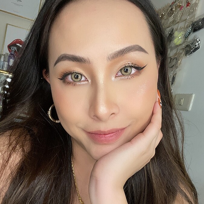 benefit首席眉師Ariel。